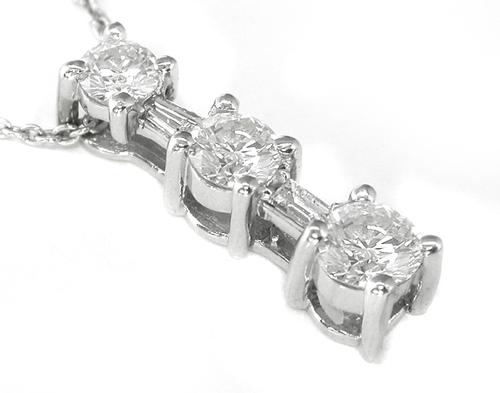 1.00ct   Diamond 14k White Gold Tapering  Pendant 