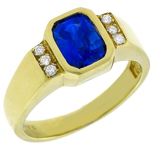 Estate 3.00ct Cushion Cut Sapphire 0.20ct Round Cut  Diamond 18k Yellow Gold Ring 