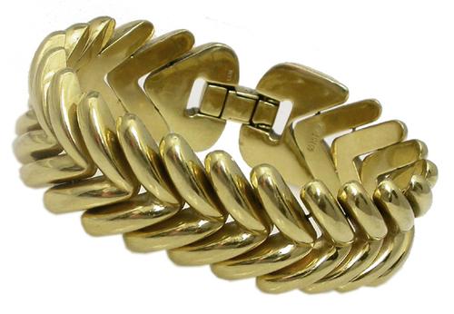 1960s 18k Yellow Gold V Link Bracelet