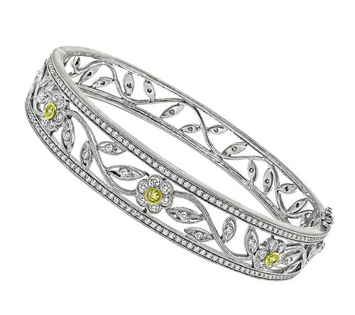 Round Cut Diamond 18k White Gold Bangle