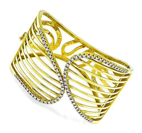 Round Cut Diamond 18k Yellow Gold Bangle