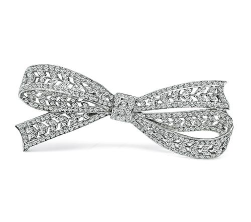 Round Cut Diamond 18k White Gold Bow Pin