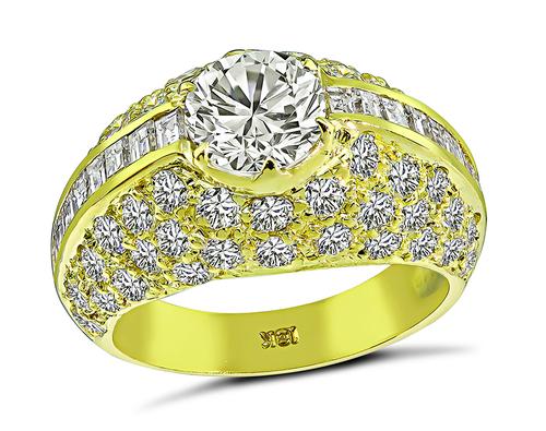 Round Cut Diamond 18k Yellow Gold Engagement Ring