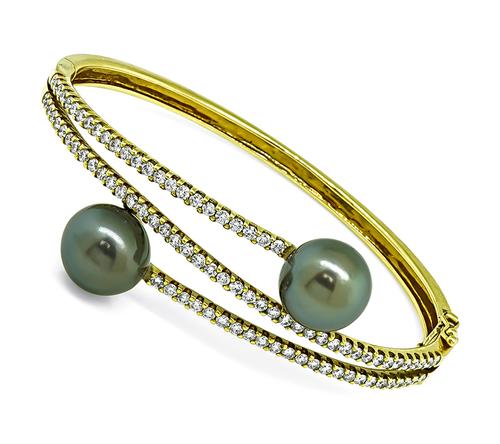 Round Cut Diamond Pearl 18k Yellow Gold Bangle