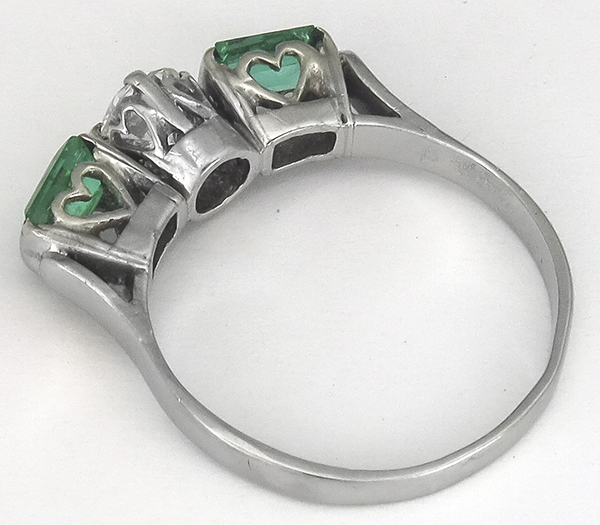 0.50ct Diamond 1.25ct Emerald Ring photo 1