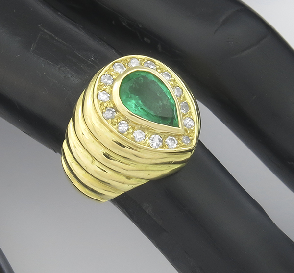 vintage 2.00ct emerald diamond 18k gold ring 3/4 view  photo