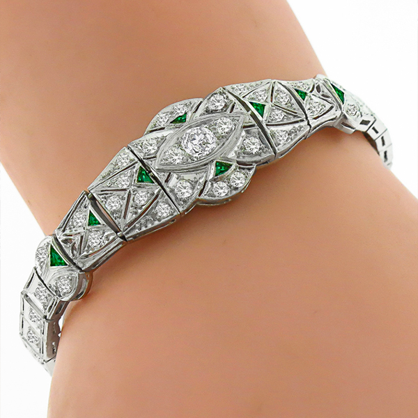 ELEGANT PLATINUM EMERALD AND DIAMOND BRACELET CARTIER FRANCE Estimate  700000  900000 USD LOT SOLD 8  Emerald bracelet Emerald jewelry  Beautiful bracelet